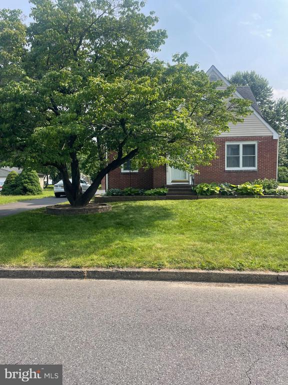 property at 1747 W McGalliard Ave