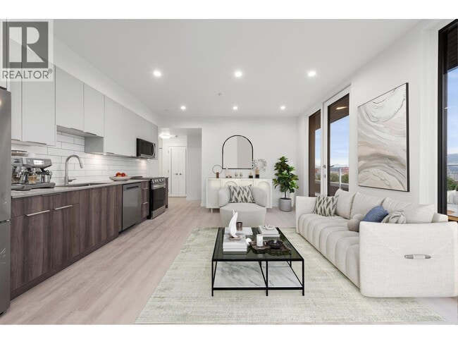 1680 Adanac St in Vancouver, BC - Building Photo - Building Photo