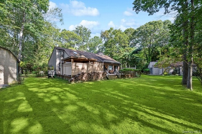 property at 4 Ivy Pl