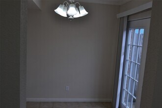 6111 Beverly Hill St in Houston, TX - Building Photo - Building Photo