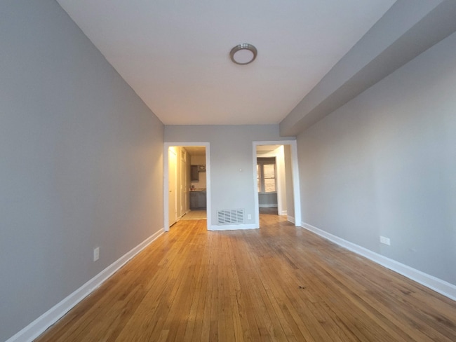 3725 W Grand Ave in Chicago, IL - Building Photo - Building Photo