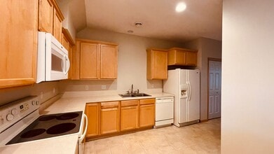 6583 Linwood Drive in Albertville, MN - Foto de edificio - Building Photo