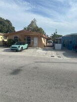 3268 SW 25th St in Miami, FL - Building Photo