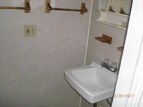 562 Wilson St in Buffalo, NY - Building Photo - Building Photo