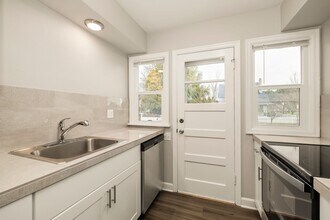 Parkside Apartments in Hillsboro, OR - Building Photo - Interior Photo