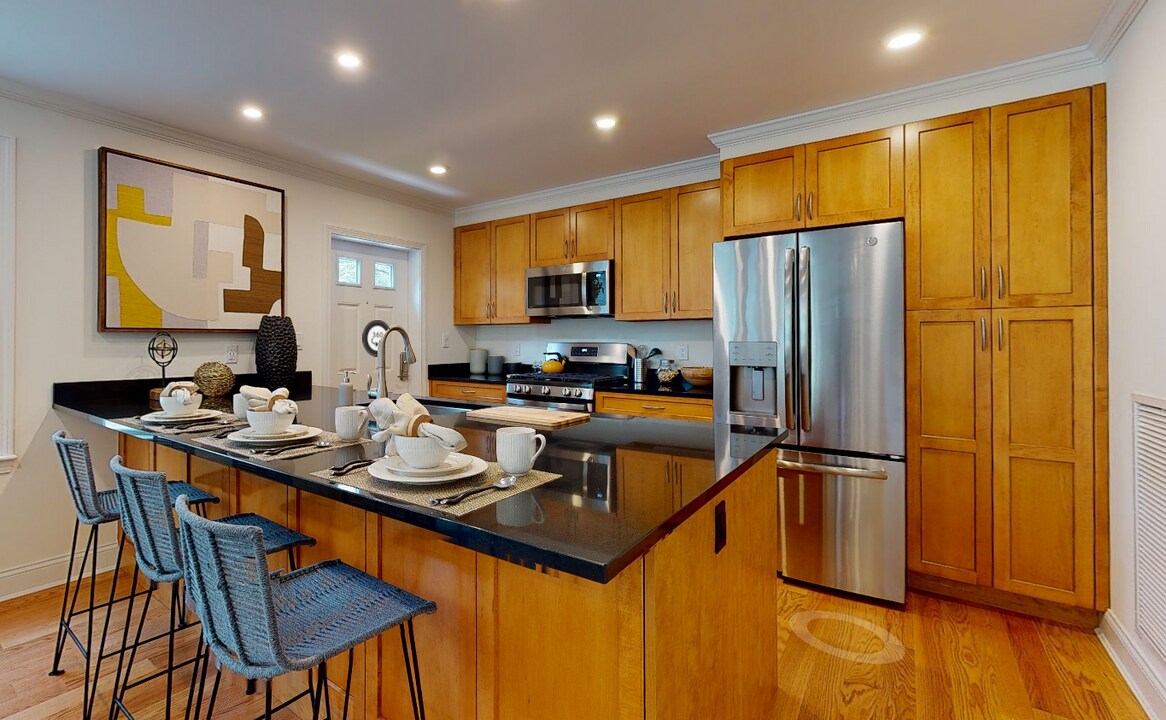 104 Ellery Ct in Chestnut Hill, MA - Foto de edificio