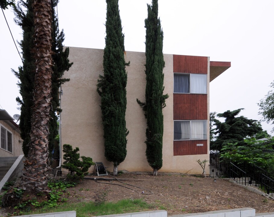 5357 Newtonia Dr in Los Angeles, CA - Building Photo