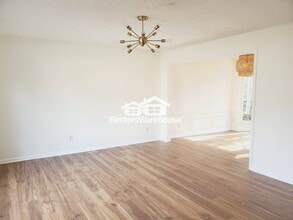 4935 Tanners Spring Dr in Alpharetta, GA - Foto de edificio - Building Photo