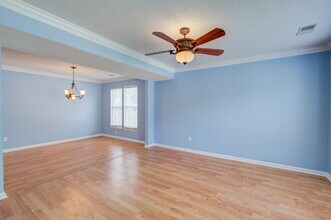 100 N Pembroke Dr in Goose Creek, SC - Foto de edificio - Building Photo