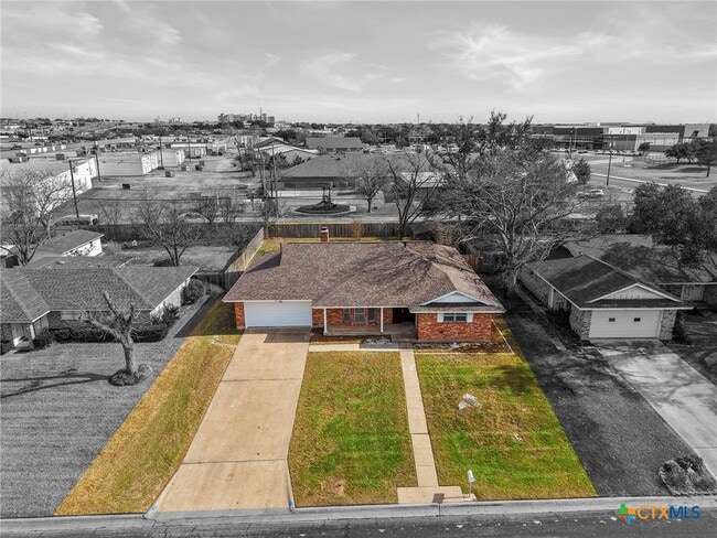 property at 3017 Oaklawn Dr