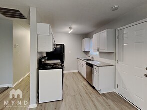 5575 Oglesby Rd in College Park, GA - Building Photo - Building Photo