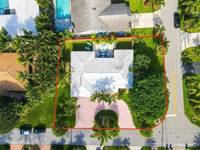 290 Tropic Dr in Lauderdale-by-the-Sea, FL - Foto de edificio - Building Photo