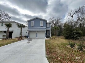 5122 Pine Rd in Orange Beach, AL - Building Photo