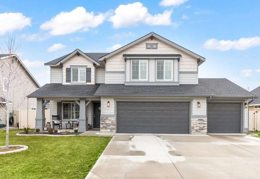 846 N Hidden View Way in Star, ID - Building Photo