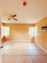 7530 NE 3rd Ave, Unit A in Miami, FL - Foto de edificio - Building Photo