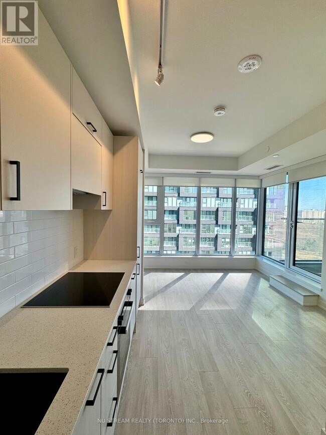 1 Quarrington Lane in North York, ON - Building Photo - Building Photo