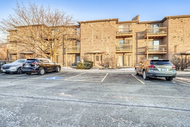 2252 Abbeywood Dr in Lisle, IL - Building Photo - Building Photo