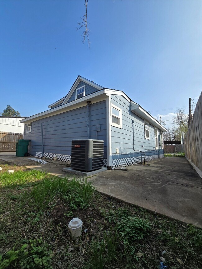 505 Park Ln in Pasadena, TX - Building Photo - Building Photo