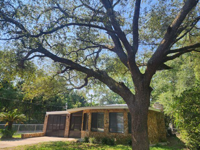 property at 311 E Glen Ave