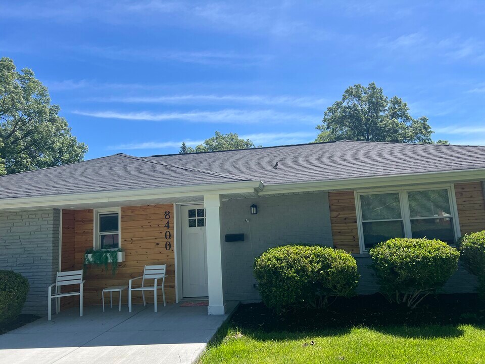 8400 Gwilada Dr in Cincinnati, OH - Building Photo