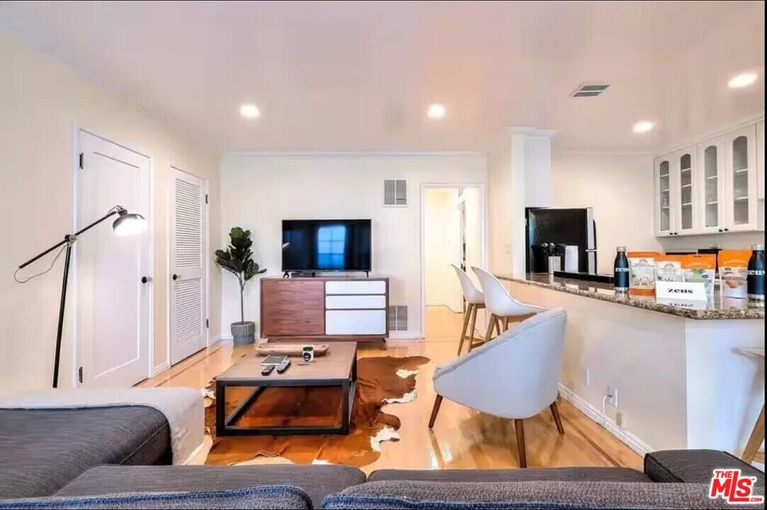 1111 11th St in Santa Monica, CA - Building Photo