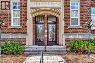35 Alexandra Ave in Waterloo, ON - Building Photo - Building Photo