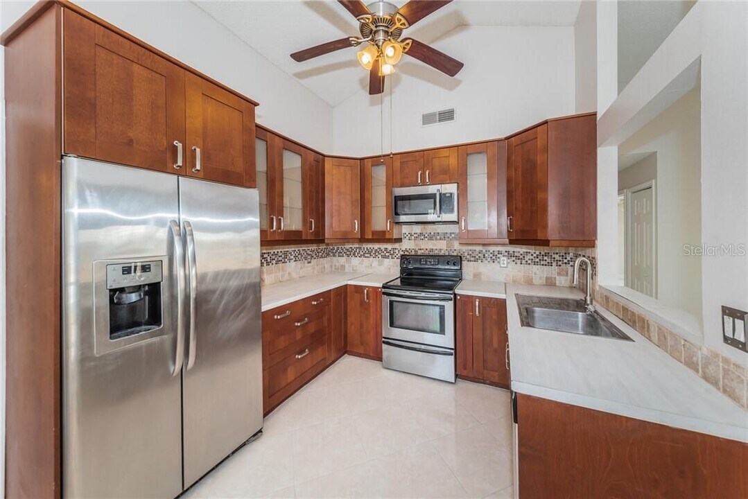 3892 Nighthawk Dr in Palm Harbor, FL - Building Photo