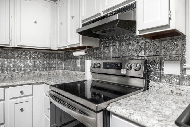 609 Forest Lake Dr in Warner Robins, GA - Building Photo - Building Photo