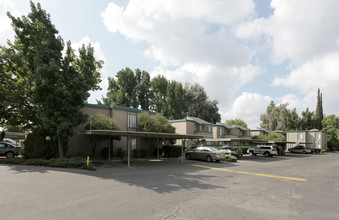 Village at Ninth in Fresno, CA - Building Photo - Building Photo