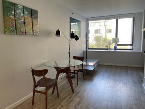 250 King St, Unit Unit 554 in San Francisco, CA - Building Photo - Building Photo