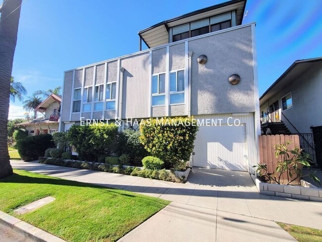 237 Kennebec Ave in Long Beach, CA - Building Photo - Building Photo