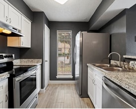 1515 Sandy Springs Rd in Houston, TX - Building Photo - Building Photo