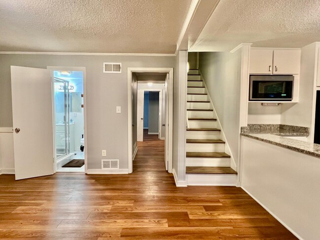 5615 Southampton Rd in Charlotte, NC - Foto de edificio - Building Photo