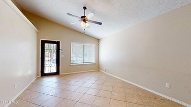 1819 Shreya St in El Paso, TX - Foto de edificio - Building Photo