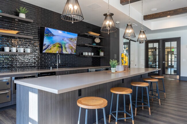 Landing at Arroyo in Simi Valley, CA - Foto de edificio - Interior Photo