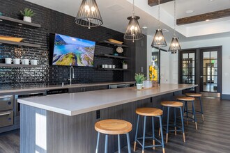 Landing at Arroyo in Simi Valley, CA - Building Photo - Interior Photo