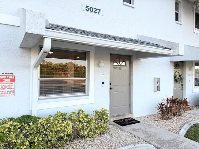 5027 SW 16th Pl in Cape Coral, FL - Foto de edificio - Building Photo