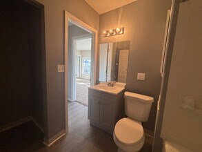 13817 Bartlett Ave in Cleveland, OH - Building Photo - Building Photo