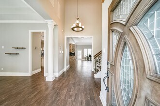 9660 Fairdale Ln in Houston, TX - Building Photo - Building Photo