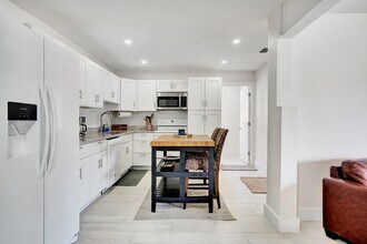 216 NW 4th Ave in Boynton Beach, FL - Building Photo - Building Photo