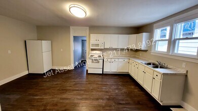 1621 E Carpenter St in Springfield, IL - Building Photo - Building Photo