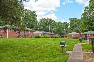 Glen Lennox Apartments in Chapel Hill, NC - Building Photo - Building Photo