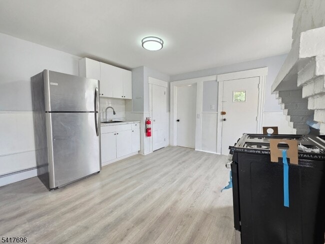 property at 8 Lincoln Ave