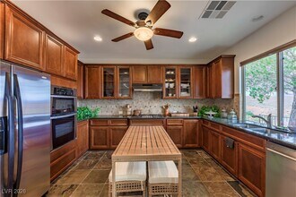 31 Via Mantova in Henderson, NV - Foto de edificio - Building Photo