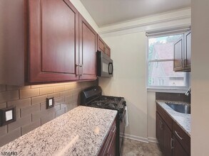 93 Bay St in Montclair, NJ - Building Photo - Building Photo
