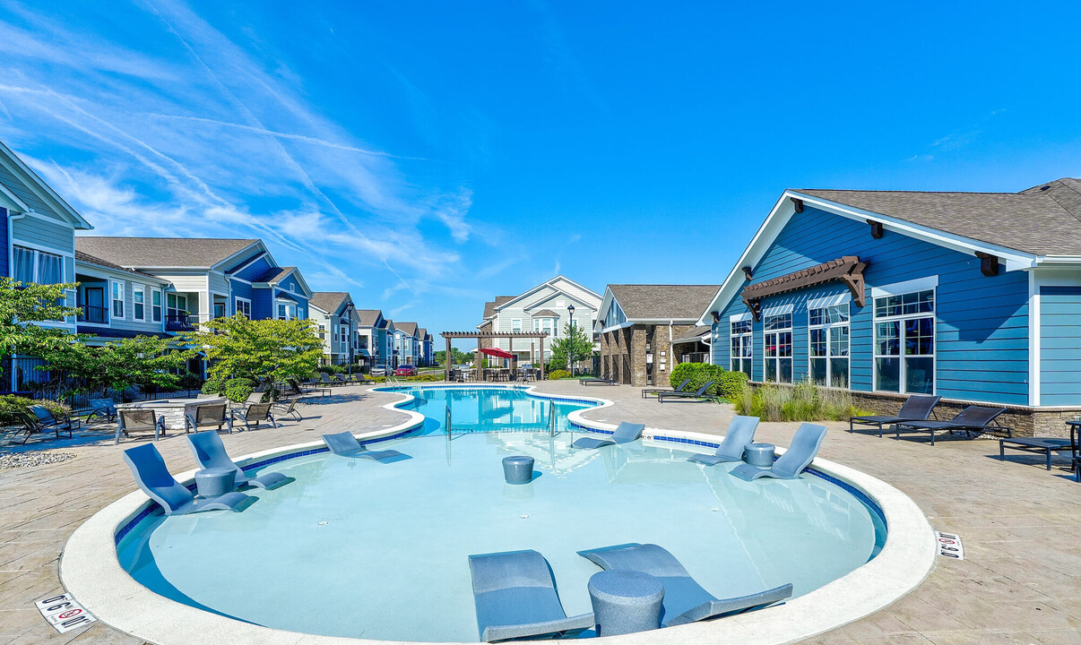 Alinium at Zionsville in Zionsville, IN - Building Photo