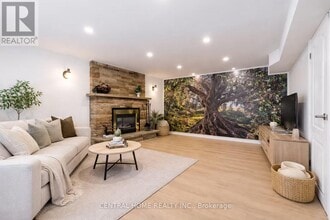 12 Scarden Ave in Toronto, ON - Building Photo - Building Photo