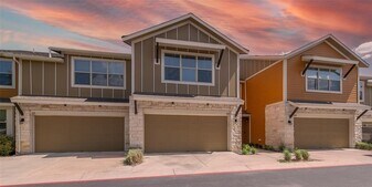 516 E Slaughter Ln in Austin, TX - Building Photo