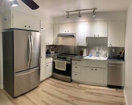 800 N Eucalyptus Ave in Inglewood, CA - Building Photo