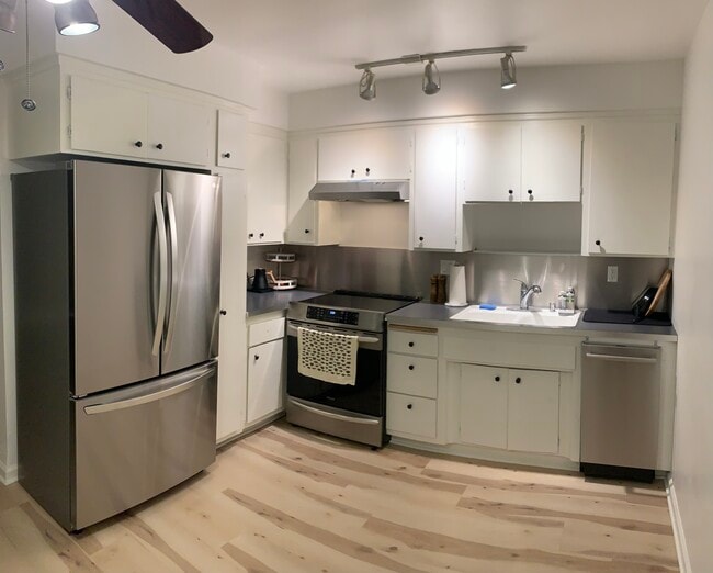 property at 800 N Eucalyptus Ave